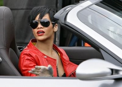 Fotka z nového klipu Take A Bow Obrazek